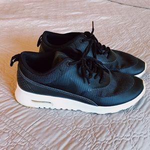 Women’s Nike Shoes Size 7.5